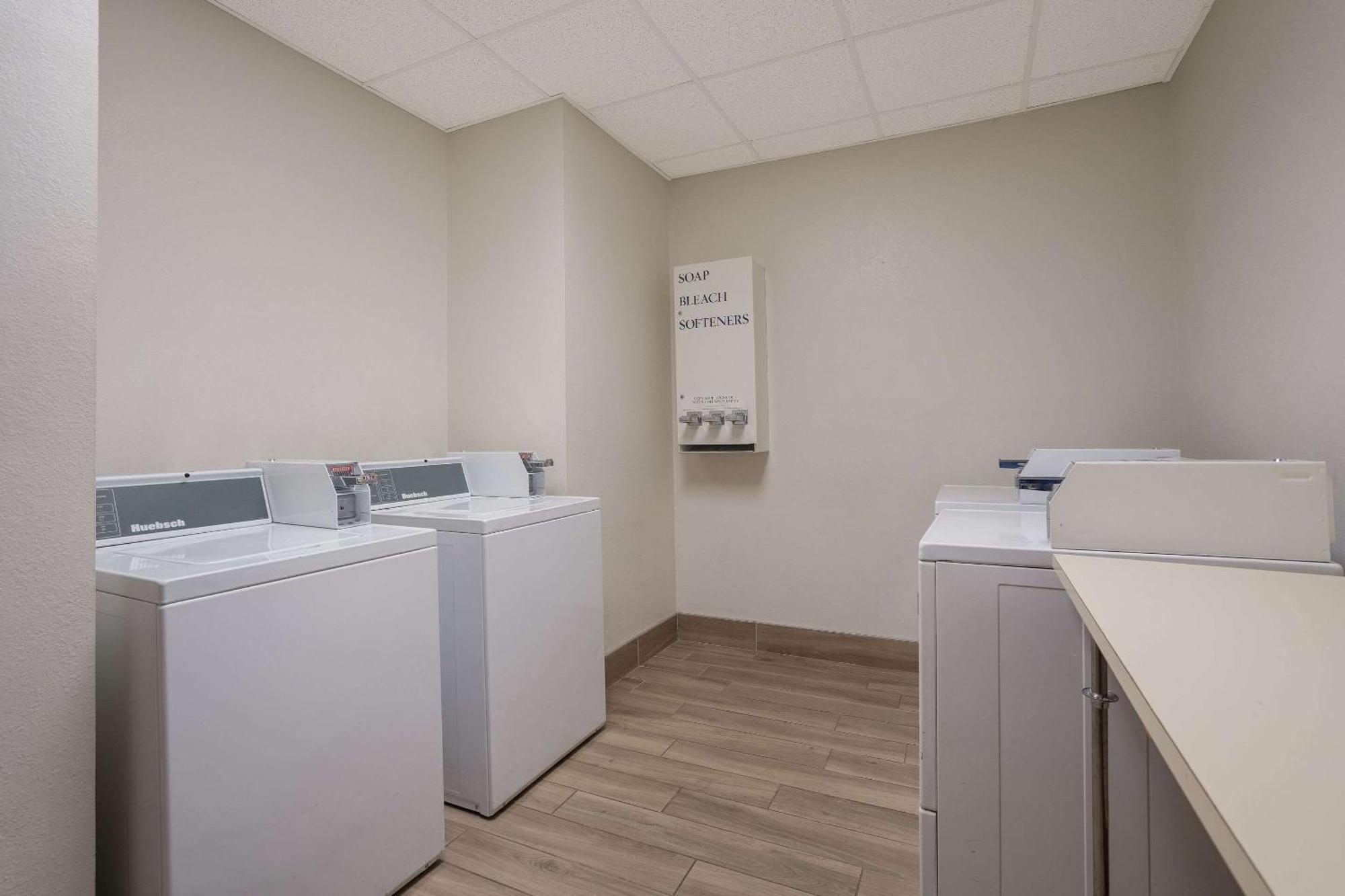 Mainstay Suites Wilmington - University Area Εξωτερικό φωτογραφία